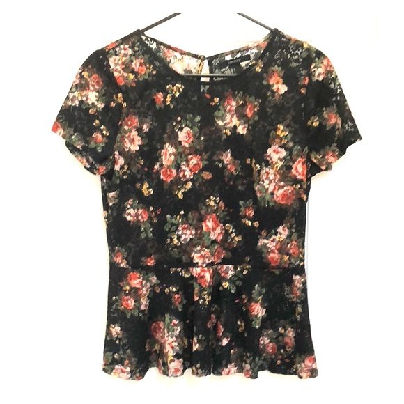 Lace/flower top that has a flare at the bottom - Picture 1 of 2